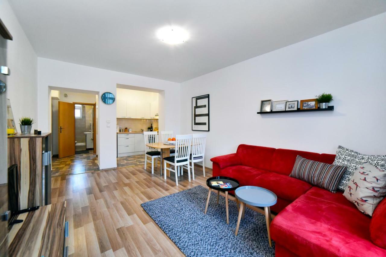 Block Apartment Maks Zagabria Esterno foto