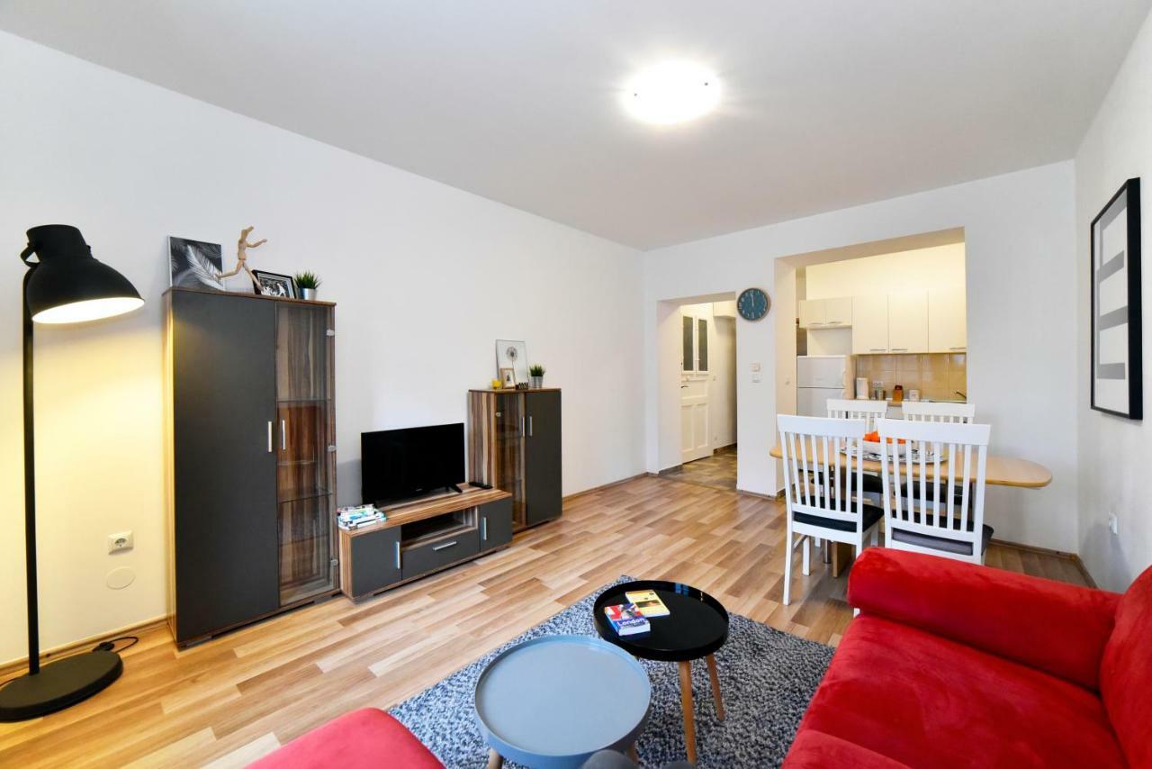 Block Apartment Maks Zagabria Esterno foto