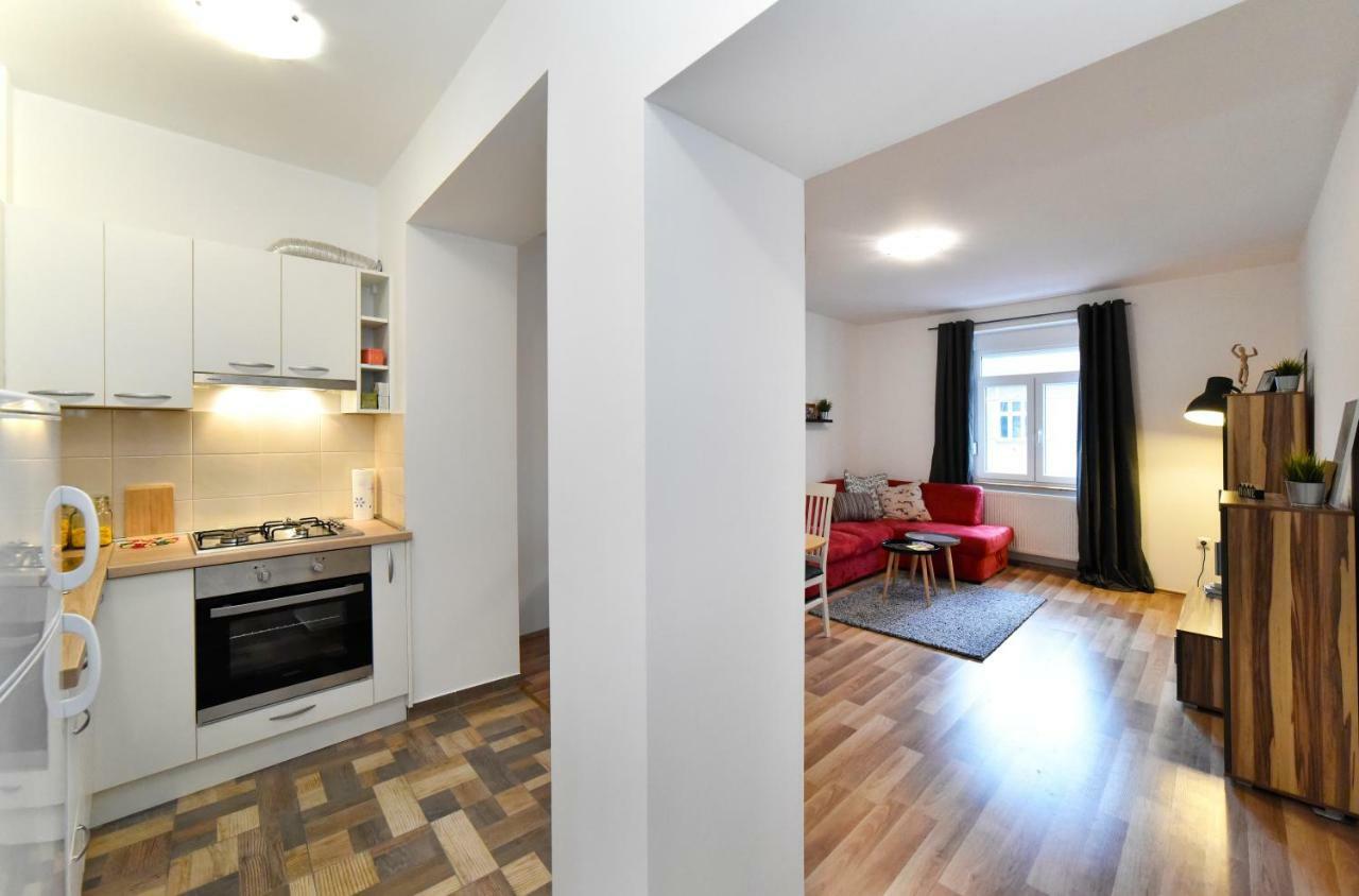 Block Apartment Maks Zagabria Esterno foto